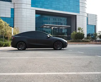 Tesla Model Y – Long Range – samochód kategorii Komfort, Premium, SUV na wynajem w ZEA ✓ Bez Depozytu ✓ Ubezpieczenie: OC.