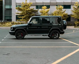 Mercedes-Benz G63 AMG 2021 do wynajęcia w Dubaju. Limit przebiegu 250 km/dzień.