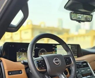 Silnik Benzyna 3,5 l – Wynajmij Nissan Patrol w Dubaju.