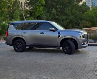 Nissan Patrol 2025 do wynajęcia w Dubaju. Limit przebiegu 250 km/dzień.