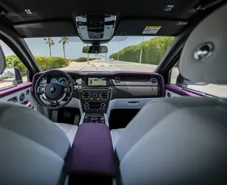 Rolls-Royce Cullinan 2023 – wynajem od właścicieli w Dubaju (ZEA).