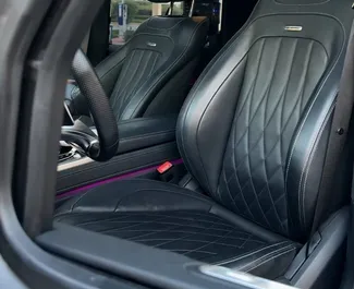 Silnik Benzyna 4,4 l – Wynajmij Mercedes-Benz G63 AMG w Dubaju.