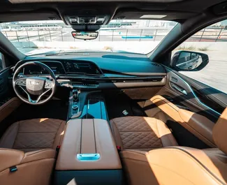 Cadillac Escalade 2023 do wynajęcia w Dubaju. Limit przebiegu 250 km/dzień.