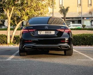 Silnik Benzyna 2,0 l – Wynajmij Mercedes-Benz C200 w Dubaju.