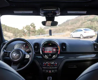 Mini Countryman Cooper 2021 do wynajęcia w Tbilisi. Limit przebiegu nieograniczony.