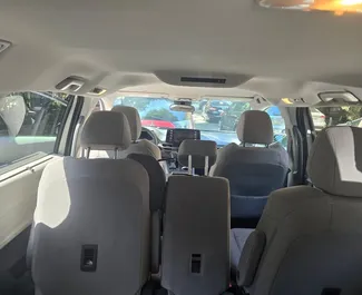 Silnik Benzyna 2,5 l – Wynajmij Toyota Sienna w Tbilisi.