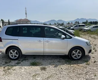 Wynajmij SEAT Alhambra 2017 w Albanii. Paliwo: Diesel. Moc:  KM ➤ Koszt od 40 EUR za dobę.