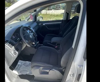 Volkswagen Touran – samochód kategorii Komfort, Minivan na wynajem w Albanii ✓ Depozyt 100 EUR ✓ Ubezpieczenie: OC, Zagranica.