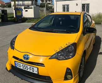 Wypożyczalnia Toyota Prius C w Tbilisi, Gruzja ✓ Nr 14806. ✓ Skrzynia Automatyczna ✓ Opinii: 0.