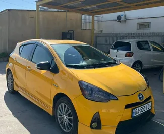 Wynajem samochodu Toyota Prius C nr 14806 (Automatyczna) w Tbilisi, z silnikiem 1,5l. Hybryda ➤ Bezpośrednio od Rafo w Gruzji.