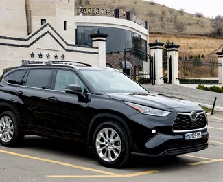 Wypożyczalnia Toyota Highlander Hybrid w Tbilisi, Gruzja ✓ Nr 14799. ✓ Skrzynia Automatyczna ✓ Opinii: 0.