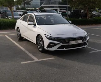 Wynajmij Hyundai Elantra 2025 w ZEA. Paliwo: Benzyna. Moc: 160 KM ➤ Koszt od 156 AED za dobę.