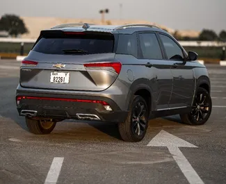 Wynajmij Chevrolet Captiva 2026 w ZEA. Paliwo: Benzyna. Moc: 180 KM ➤ Koszt od 180 AED za dobę.