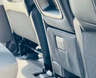 Silnik Benzyna 1,6 l – Wynajmij Hyundai Staria w Dubaju.