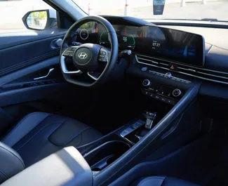 Wynajmij Hyundai Elantra 2024 w Kazachstanie. Paliwo: Benzyna. Moc: 150 KM ➤ Koszt od 27000 KZT za dobę.