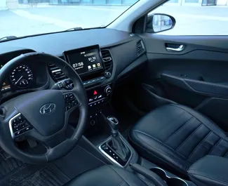 Wynajmij Hyundai Accent 2021 w Kazachstanie. Paliwo: Benzyna. Moc: 130 KM ➤ Koszt od 20000 KZT za dobę.
