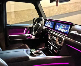 Wynajmij Mercedes-Benz G63 AMG 2023 w Gruzji. Paliwo: Benzyna. Moc: 560 KM ➤ Koszt od 1400 GEL za dobę.