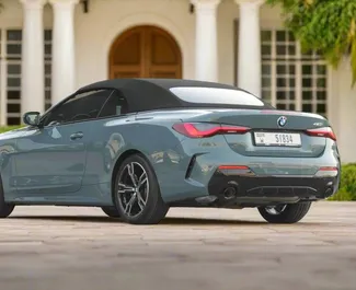 Wnętrze BMW 420i Cabrio do wynajęcia w ZEA. Doskonały samochód 4-osobowy. ✓ Skrzynia Automatyczna.