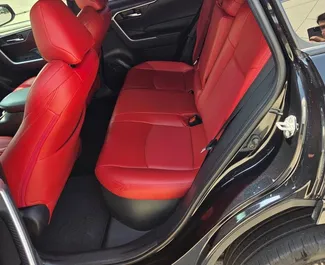 Toyota Rav4 2023 do wynajęcia w Tbilisi. Limit przebiegu nieograniczony.