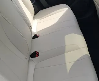 MG 5 – samochód kategorii Komfort na wynajem w ZEA ✓ Bez Depozytu ✓ Ubezpieczenie: OC, SCDW, FDW, Pasażerowie, Od Kradzieży, Bez Depozytu.