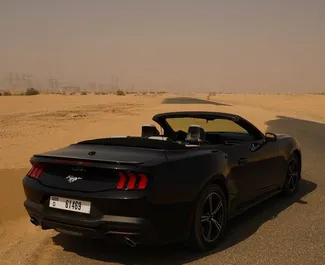 Wynajmij Ford Mustang Cabrio w Dubaj ZEA