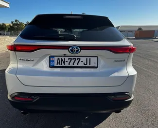 Toyota Venza 2021 do wynajęcia w Tbilisi. Limit przebiegu 100 km/dzień.