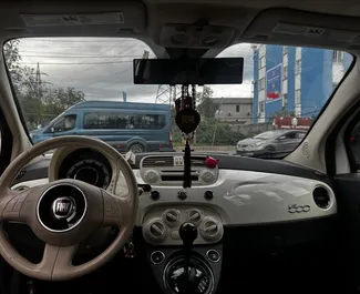Silnik Benzyna 1,4 l – Wynajmij Fiat 500 w Tbilisi.