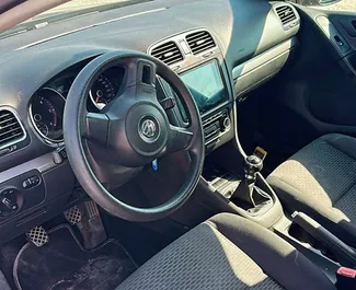 Wynajem samochodu Volkswagen Golf 6 nr 14844 (Manualna) na lotnisku w Tiranie, z silnikiem 2,0l. Diesel ➤ Bezpośrednio od Vilson w Albanii.