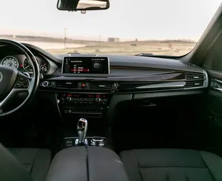 BMW X5 – samochód kategorii Premium, Crossover na wynajem w Gruzji ✓ Depozyt 500 GEL ✓ Ubezpieczenie: OC, CDW.