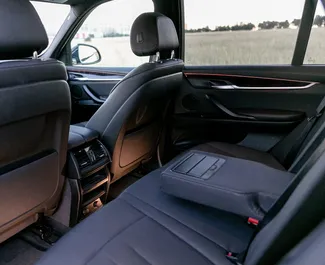 BMW X5 2017 do wynajęcia w Tbilisi. Limit przebiegu nieograniczony.