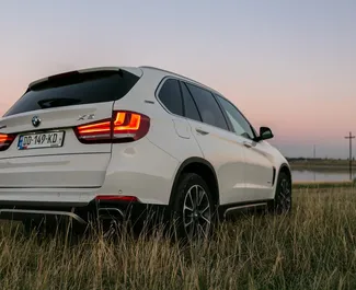 Wynajem samochodu BMW X5 nr 14815 (Automatyczna) w Tbilisi, z silnikiem 2,0l. Hybryda ➤ Bezpośrednio od Julia w Gruzji.