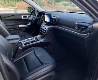 Ford Explorer 2022 do wynajęcia W Mińsku. Limit przebiegu 300 km/dzień.