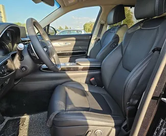 Genesis GV70 2023 do wynajęcia W Mińsku. Limit przebiegu 300 km/dzień.
