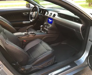 Silnik Benzyna 2,3 l – Wynajmij Ford Mustang Coupe W Mińsku.