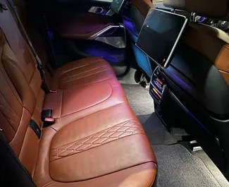 Silnik Benzyna 4,4 l – Wynajmij BMW X6 w Dubaju.