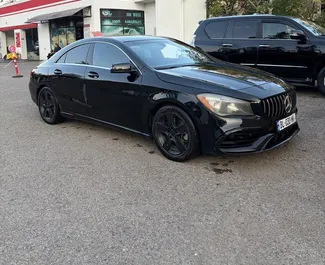 Wnętrze Mercedes-Benz CLA250 do wynajęcia w Gruzji. Doskonały samochód 5-osobowy. ✓ Skrzynia Automatyczna.