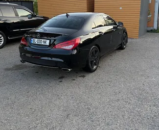 Wynajmij Mercedes-Benz CLA250 2018 w Gruzji. Paliwo: Benzyna. Moc: 240 KM ➤ Koszt od 140 GEL za dobę.