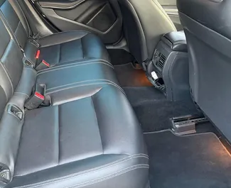 Silnik Benzyna 2,5 l – Wynajmij Mercedes-Benz CLA250 w Tbilisi.