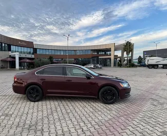 Wynajmij Volkswagen Passat 2015 w Albanii. Paliwo: Diesel. Moc:  KM ➤ Koszt od 33 EUR za dobę.