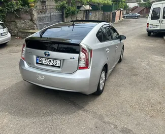 Toyota Prius – samochód kategorii Ekonomiczny, Komfort na wynajem w Gruzji ✓ Bez Depozytu ✓ Ubezpieczenie: OC, FDW, Od Kradzieży.