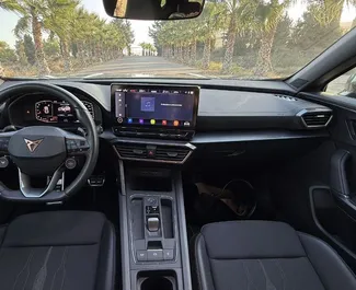 Wynajmij Cupra Formentor 2023 w Hiszpanii. Paliwo: Benzyna. Moc: 310 KM ➤ Koszt od 150 EUR za dobę.