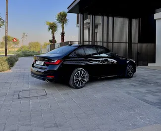 Wynajem samochodu BMW 320i nr 14818 (Automatyczna) w Dubaju, z silnikiem 1,8l. Benzyna ➤ Bezpośrednio od Lasha w ZEA.