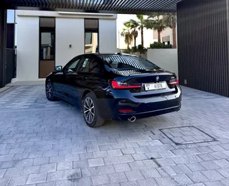 BMW 320i – samochód kategorii Komfort, Premium na wynajem w ZEA ✓ Bez Depozytu ✓ Ubezpieczenie: OC.