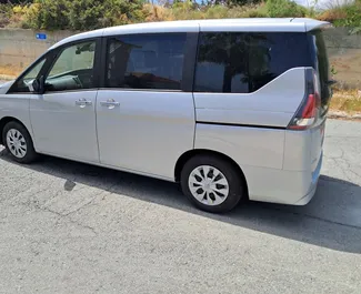 Silnik Benzyna 2,0 l – Wynajmij Nissan Serena w Limassol.