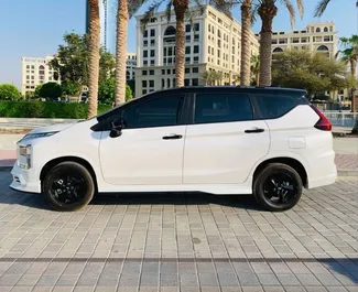 Wynajmij Mitsubishi Xpander 2026 w ZEA. Paliwo: Benzyna. Moc: 103 KM ➤ Koszt od 105 AED za dobę.