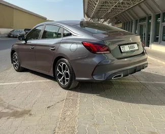 Wynajmij MG 5/GT 2024 w ZEA. Paliwo: Benzyna. Moc: 180 KM ➤ Koszt od 140 AED za dobę.