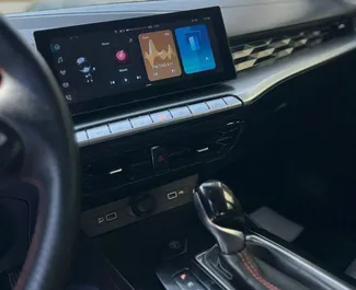 MG 5/GT 2024 do wynajęcia w Dubaju. Limit przebiegu nieograniczony.