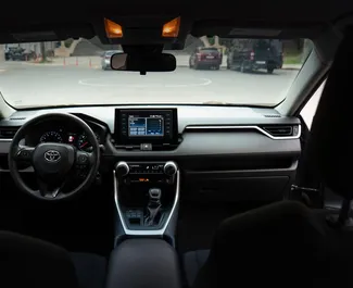 Toyota Rav4 2020 do wynajęcia w Kutaisi. Limit przebiegu nieograniczony.