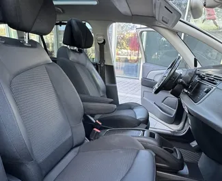 Silnik Diesel 1,6 l – Wynajmij Citroen C4 Grand Picasso w Barcelonie.