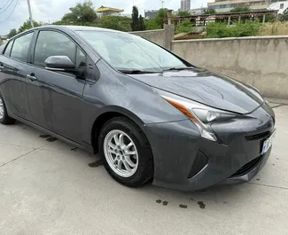 Wynajem samochodu Toyota Prius nr 15111 (Automatyczna) na lotnisku w Tbilisi, z silnikiem 1,8l. Hybryda ➤ Bezpośrednio od Shota w Gruzji.